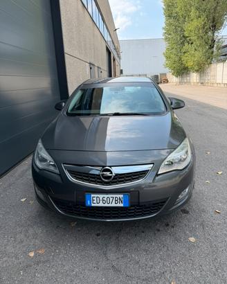 Opel astra j 1.6 benzina
