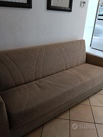 divano letto a tre posti  , euro 200 