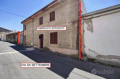 Immobile in asta di 238 m² con più di 5 locali e b