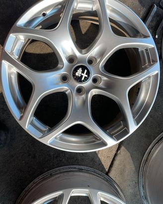 cerchi originali Alfa romeo 18 pollici 