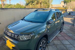 Dacia Duster GPL 4x2 journey up