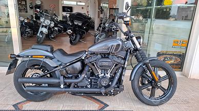 Harley Davidson Softail Street Bob 114