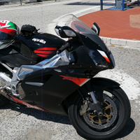 RSV 1000 R 2005 da vetrina