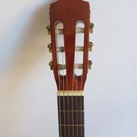 Chitarra marca Serena modello SG.