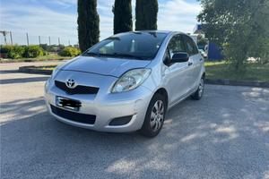Toyota yaris 1.0 benz 5porte