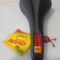 Rara sella griffata FERRARI NUOVA da collezione