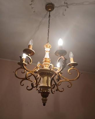 LAMPADARIO IN LEGNO FOGLIA ORO 6 LUCI E 2 BAJOUR
