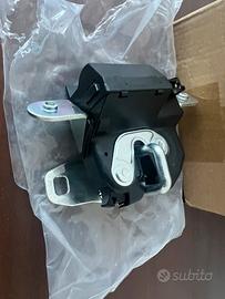 Serratura baule Fiat 500  Bravo 55702917 557029171