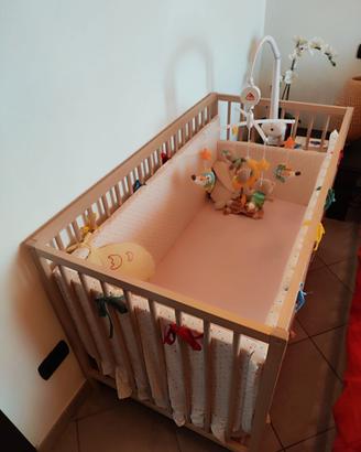 lettino Ikea con materasso e coprimaterasso 