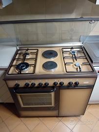 Cucina Gas De Longhi DEMK 9642 B +  2 PIASTRE