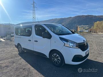 Renault Trafic 2018 9 POSTI EURO6 50.000 KM