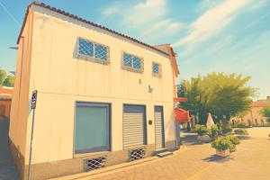 Locale commerciale a Orosei su via principale