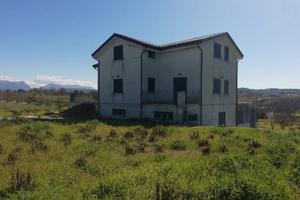 Villa Panoramica 540 mq +10.000 mq terreno Caiazzo