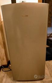 Frigorifero hisense, colori argento