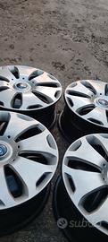 4 cechi in ferro Ford 16" compreso di copricerchi 
