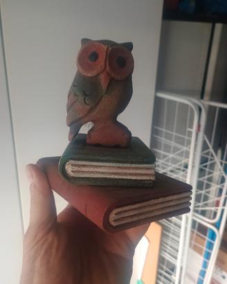 ferma libro gufo