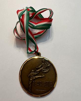 Megalia grande in metallo vintage