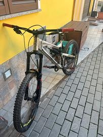 Bici da DownHill o Hard Enduro