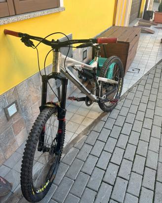 Bici da DownHill o Hard Enduro