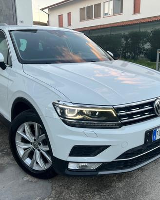 Volkswagen Tiguan 2.0 TDI DSG 4MOTION FULL OPT