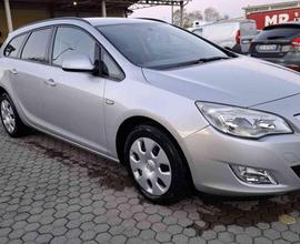 OPEL Astra 1.7 CDTI Sports Tourer Cosmo