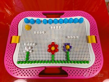 Gioco Creativo con Chiodini Colorati – Lavagnetta 