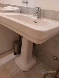 Lavandino con specchio