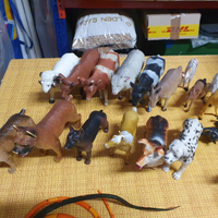 Pupazzi peluches + animali plastica