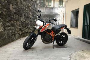 KTM 690 DUKE