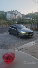 Volvo v40 cross country r design