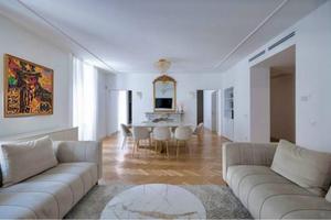 Appartamento di 230 m² con 5 locali e box auto dop