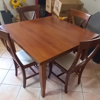 Tavolo e 4 sedie