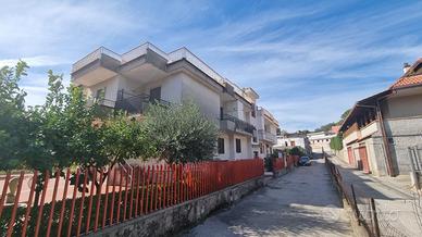 Appartamento con corte e garage