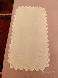 Centrotavola bianco cotone ricamo intaglio Vintage