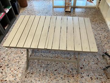 Tavolo in legno pieghevole