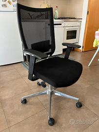 Sedia da ufficio ergonomica con schienale in rete