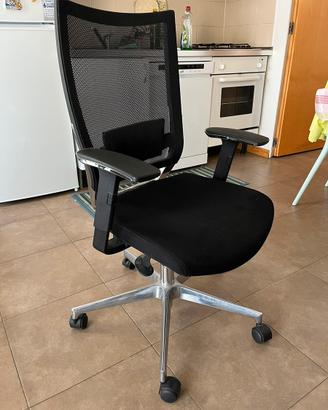 Sedia da ufficio ergonomica con schienale in rete