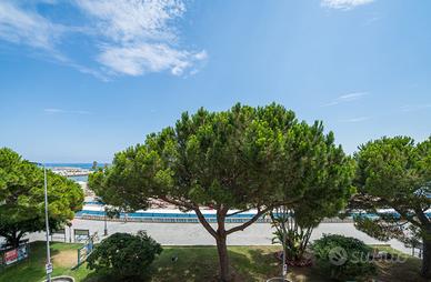 Bilocale centralissimo 20 metri spiaggia