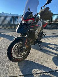Benelli trk 702x con 765km