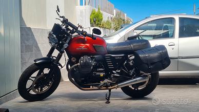 Moto Guzzi v7 II STONE anno 2016