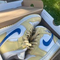 Jordan one mid giallo canarino e blu elettrico