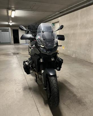 Guzzi Stelvio 2024