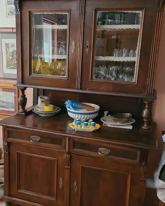 Credenza con vetrina antica in legno massello