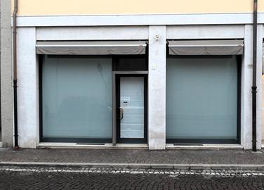 Privato vende negozio in centro a Udine