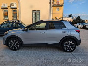 KIA STONIK UNICOPROPRIETARIO 24000km poss finanz.