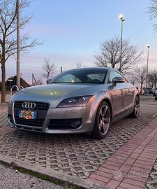 Audi tt 8J