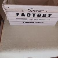 Cassetta in legno foderata in stoffa, Nuova