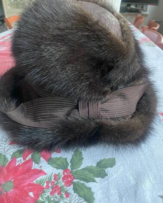 Elegante cappello di zibellino