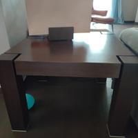 Lampada e tavolino in legno Natuzzi