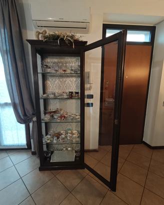 vetrina in legno